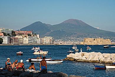 阿迪达斯推出《漫威银河护卫队》联名运动鞋产品